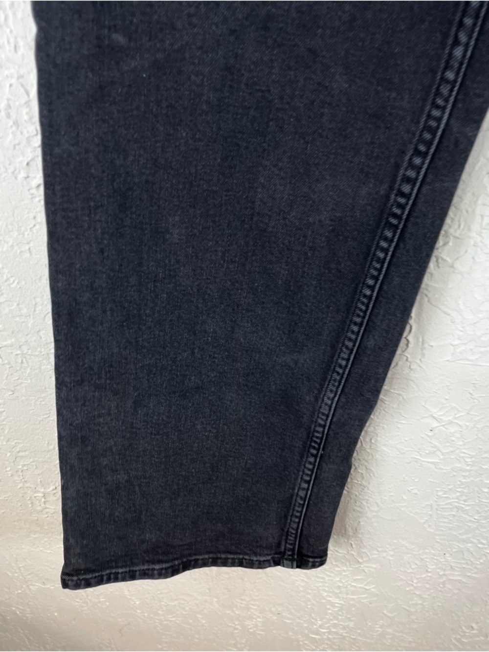 Everlane The 90's Forever Jeans in Washed Black - Picture 9 of 15